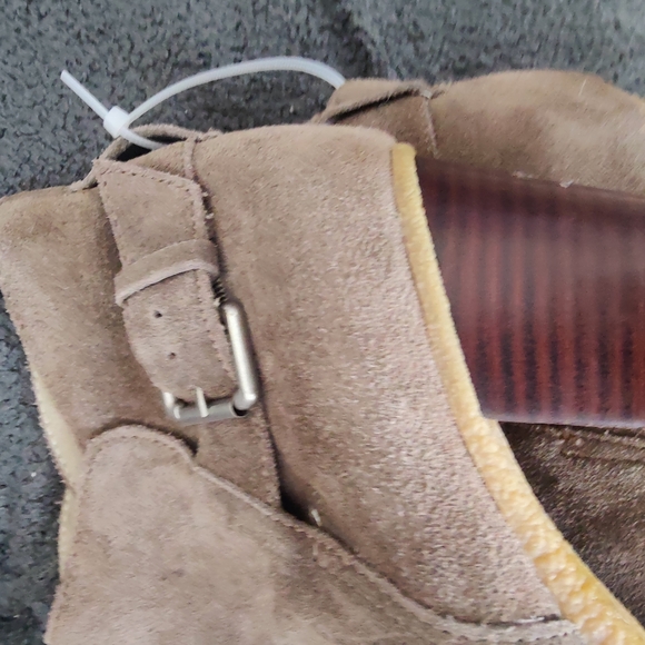 GAP Chunky Heel Ankle Suede Boot Taupe. Size 10 - Picture 2 of 6